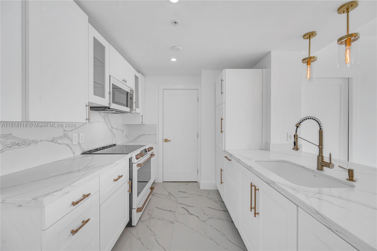 1900 N Bayshore Dr # 3716