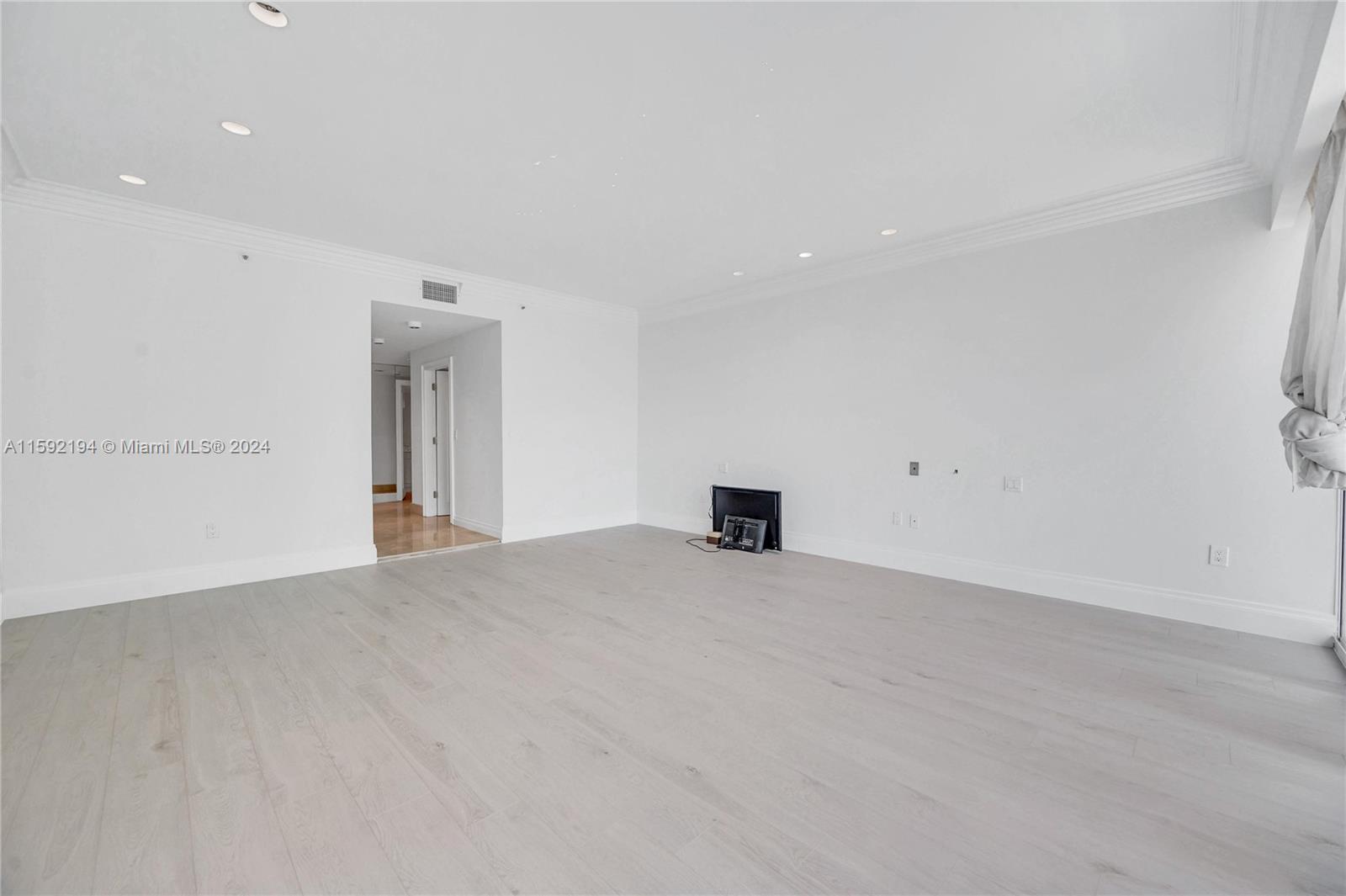 10101 Collins Ave # 8B