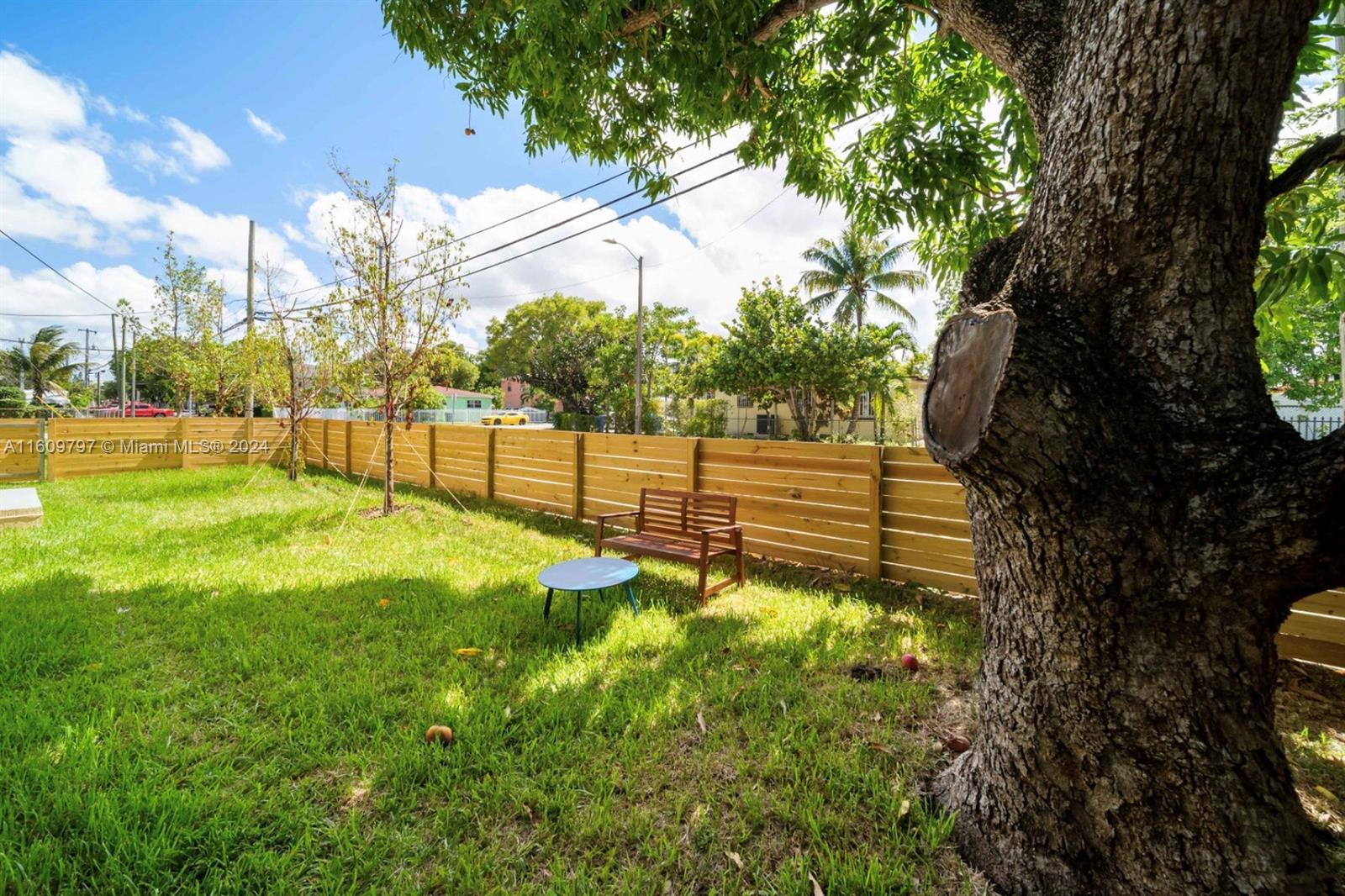 1391 NW 38th St