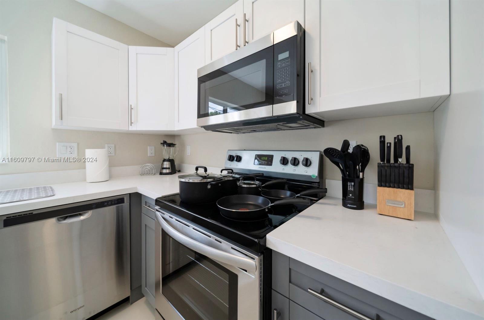 1391 NW 38th St