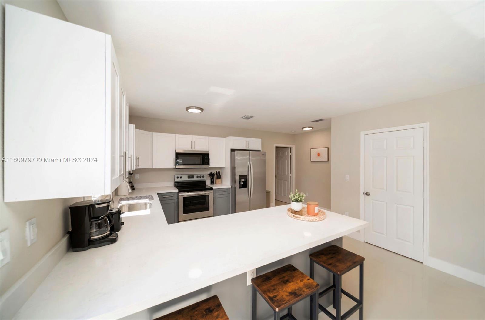 1391 NW 38th St