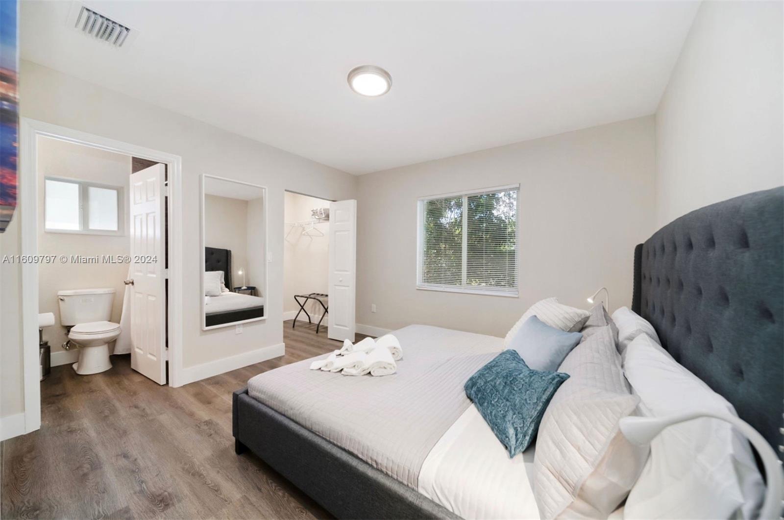 1391 NW 38th St