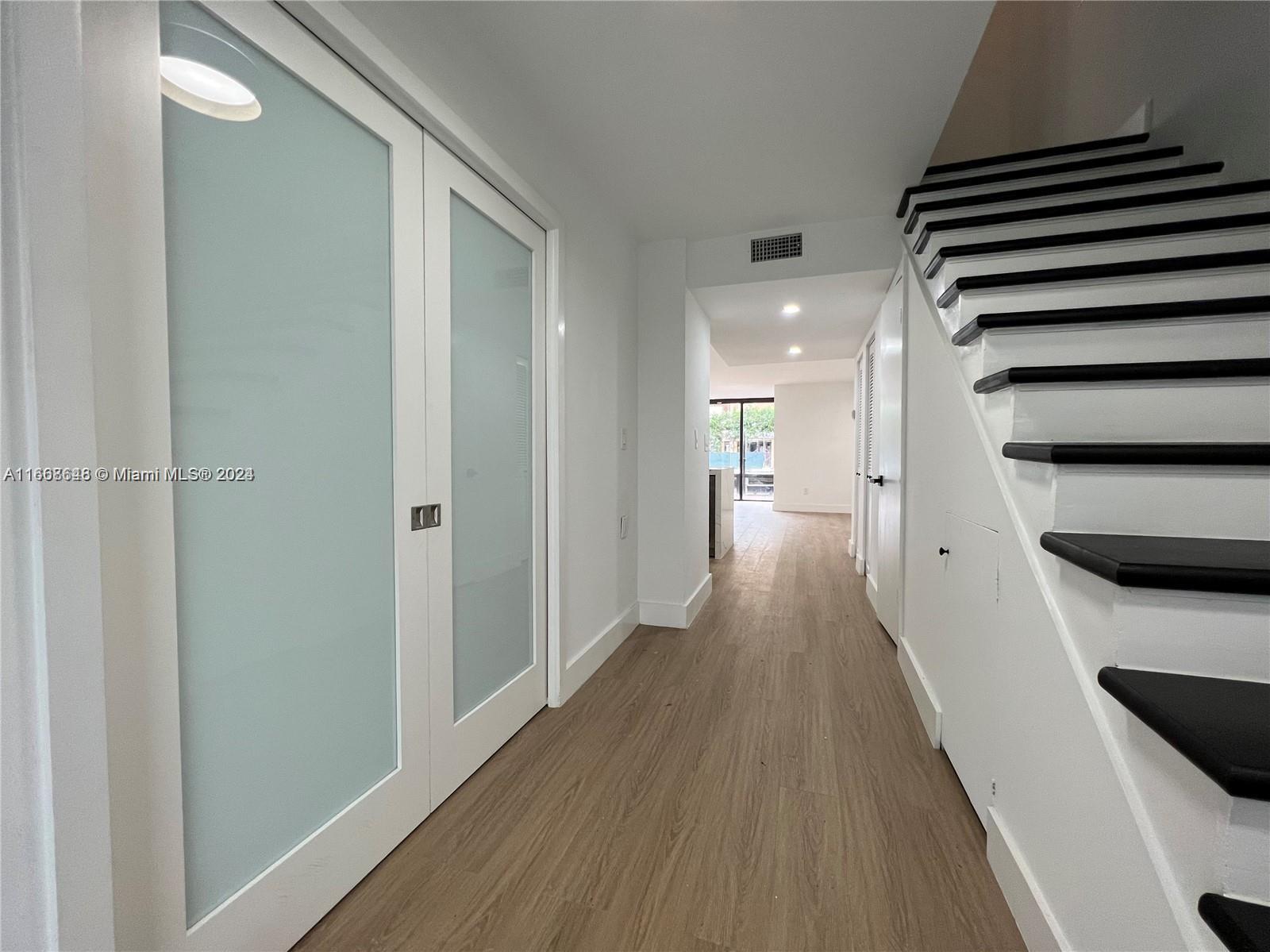 3813 NE 167th St # 37