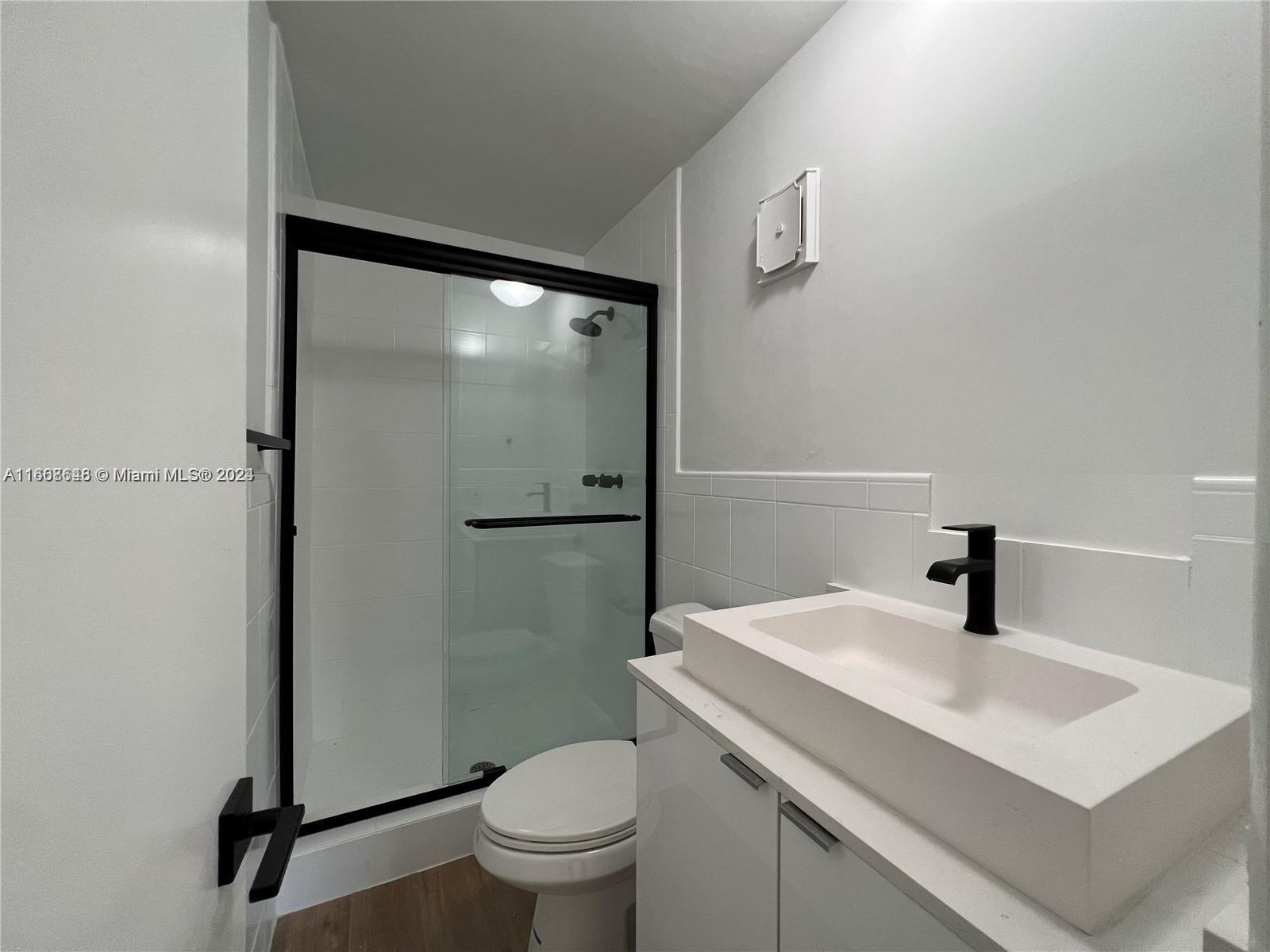 3813 NE 167th St # 37