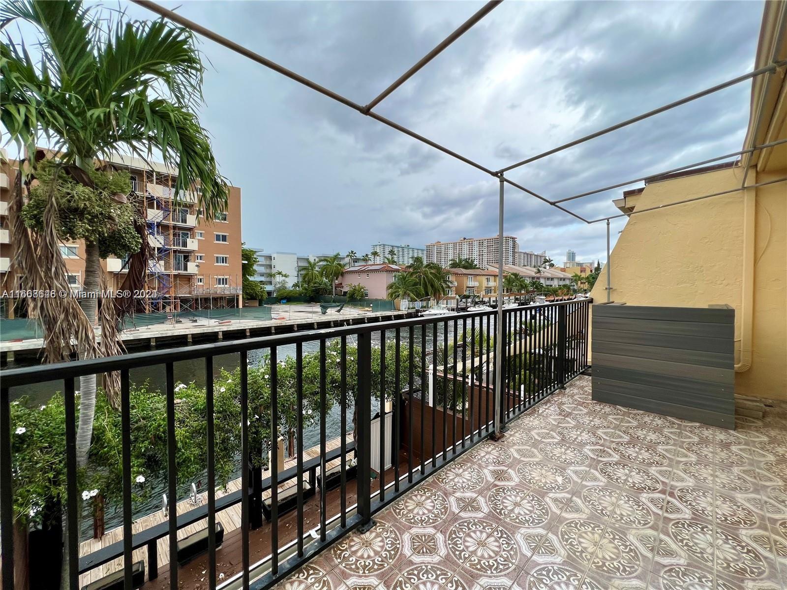 3813 NE 167th St # 37