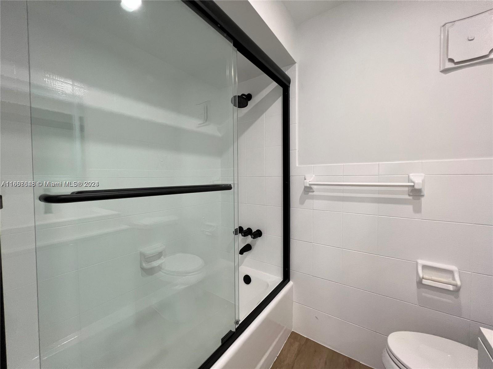 3813 NE 167th St # 37