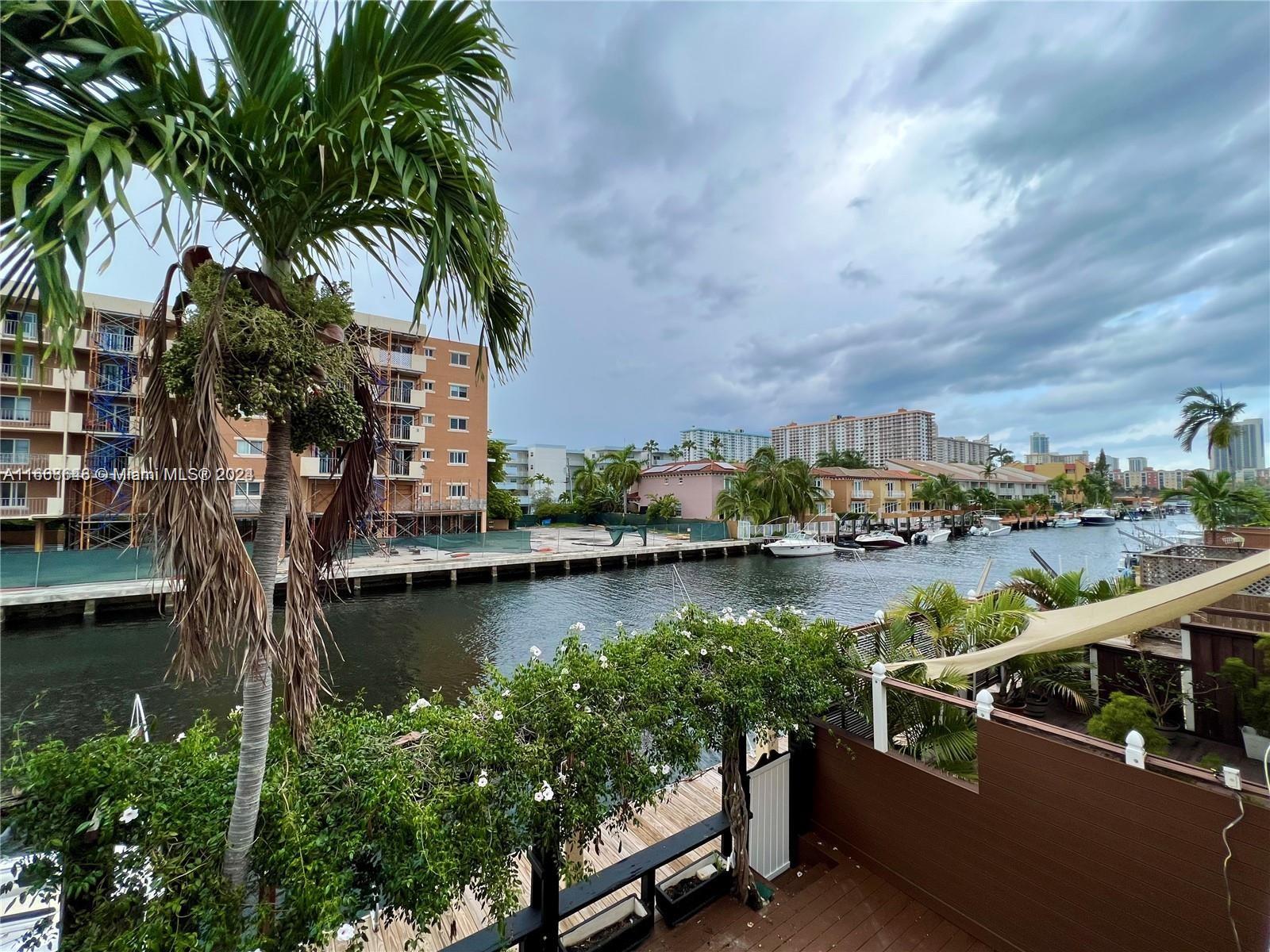 3813 NE 167th St # 37