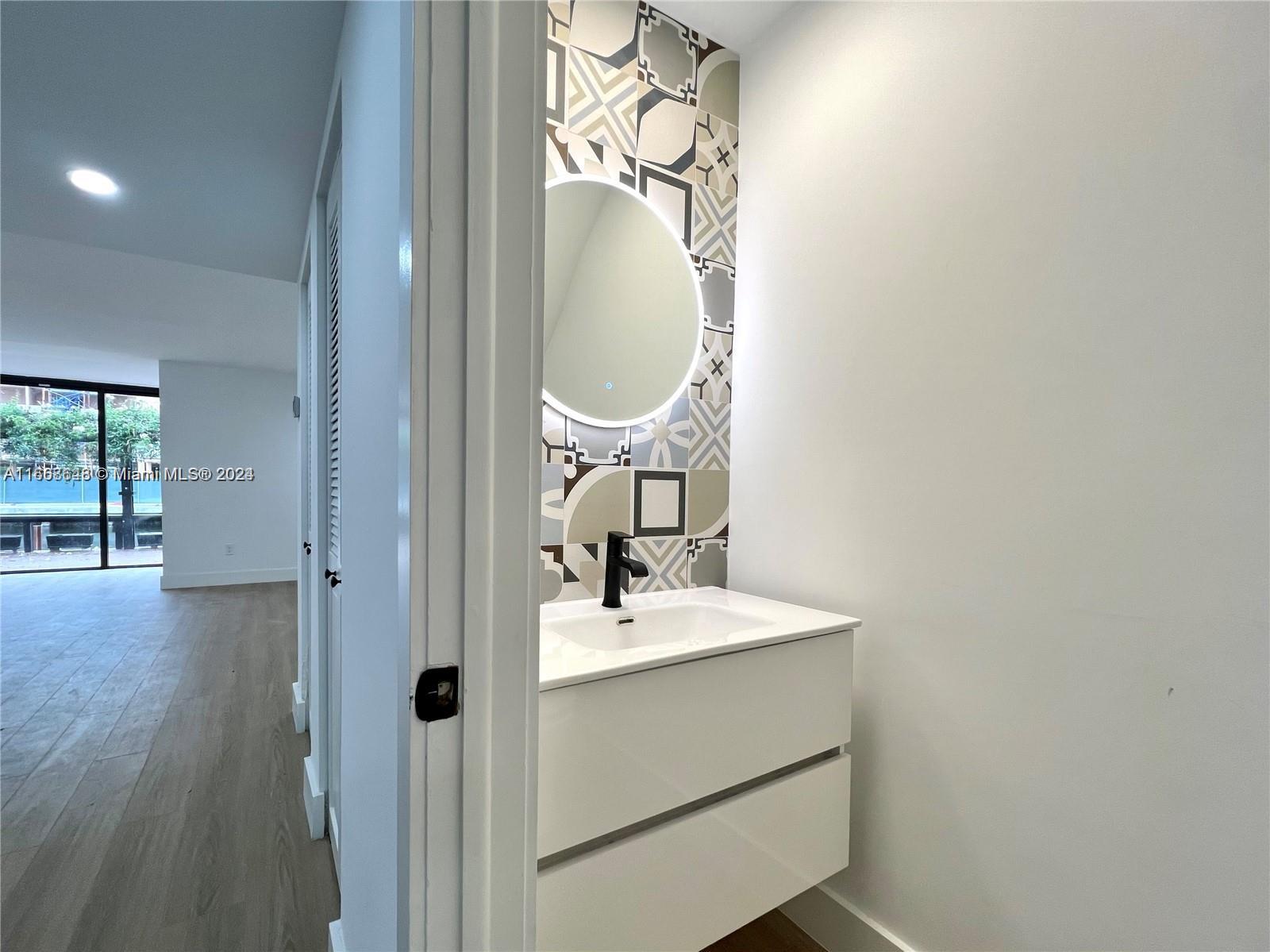 3813 NE 167th St # 37