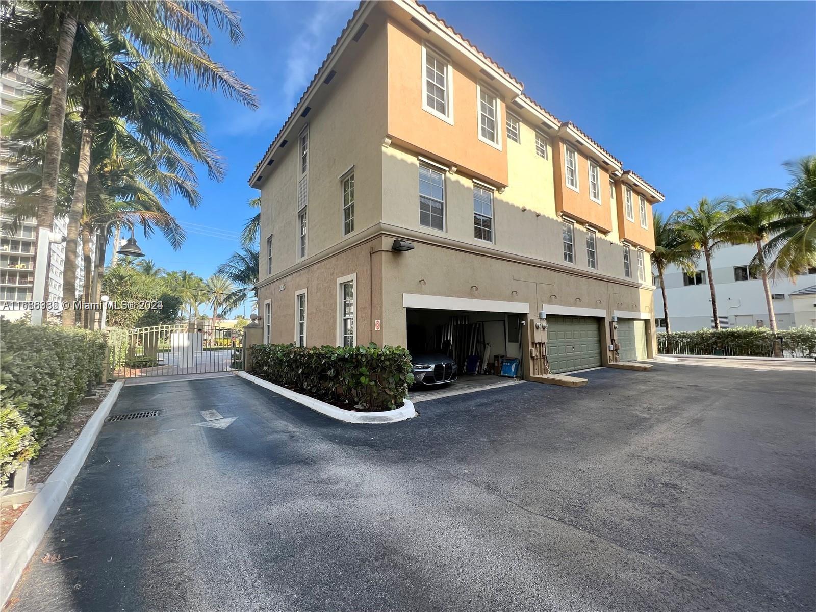 2065 S Ocean Dr Unit: TH1