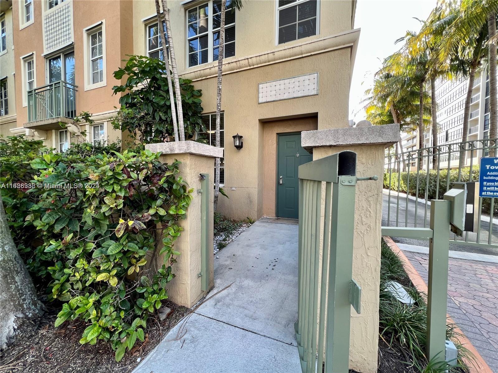 2065 S Ocean Dr Unit: TH1