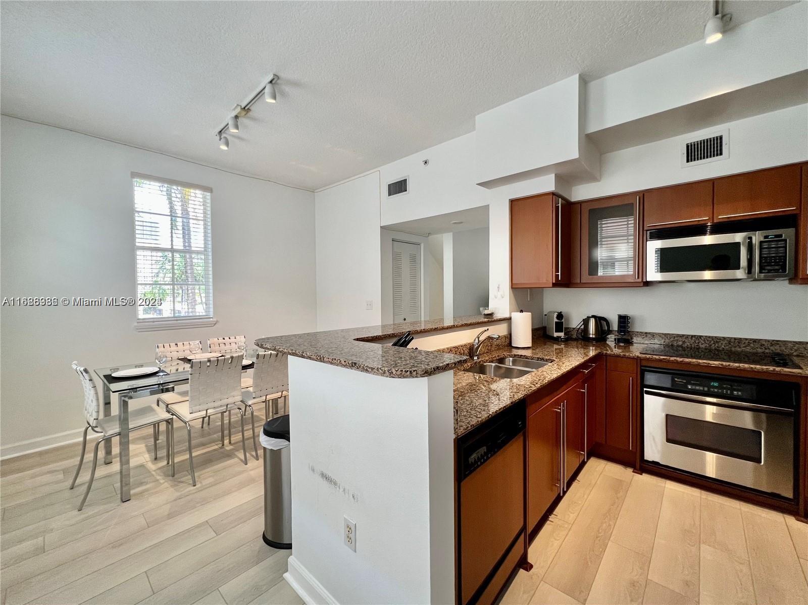 2065 S Ocean Dr Unit: TH1