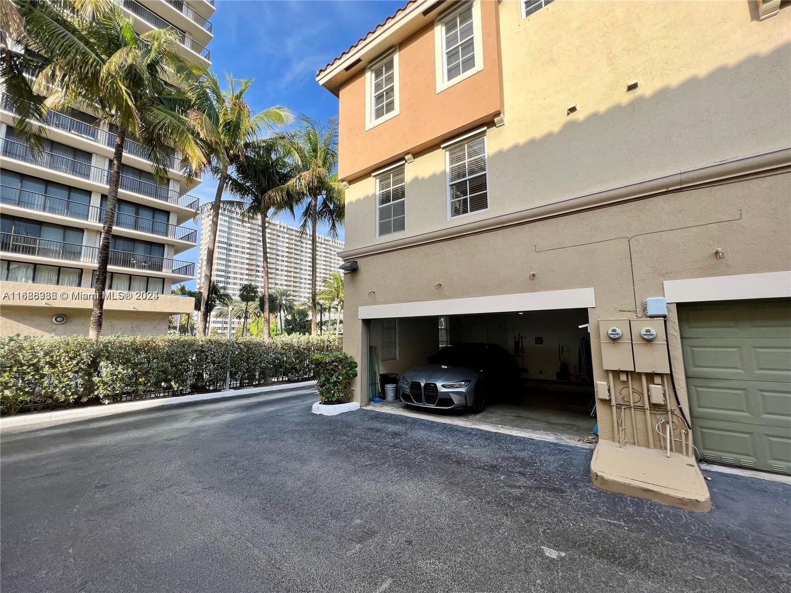 2065 S Ocean Dr Unit: TH1