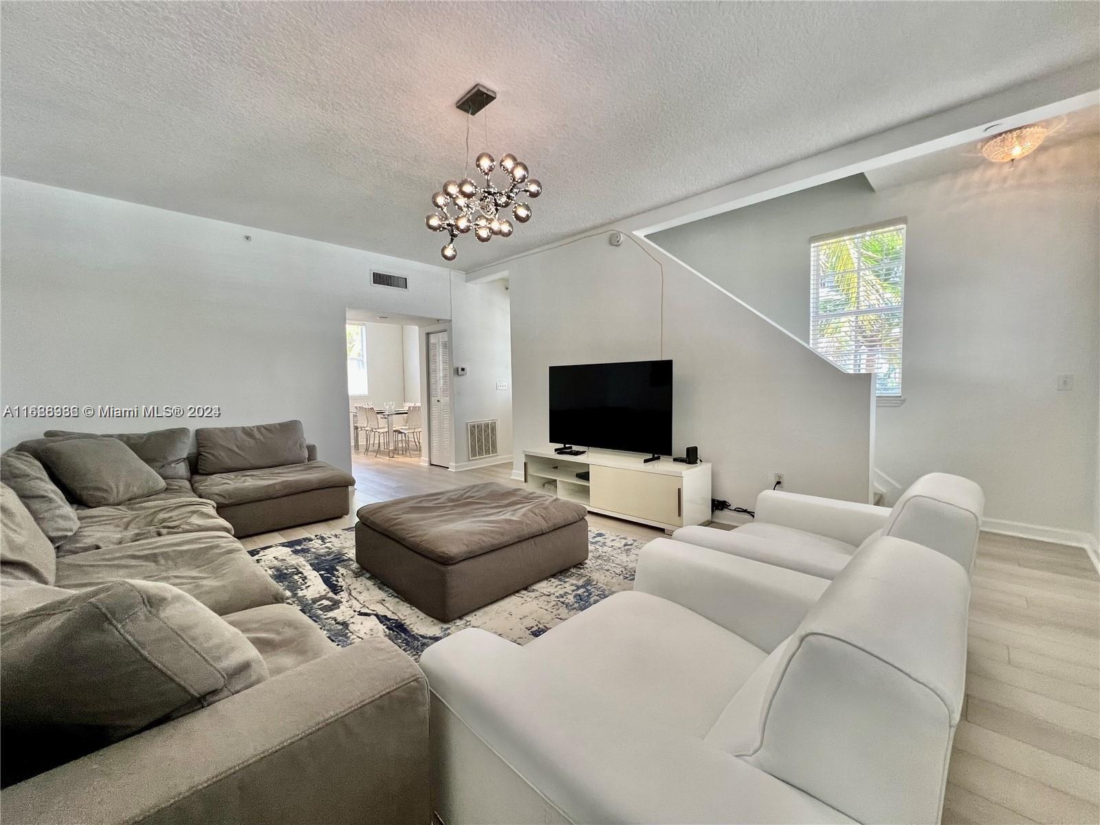 2065 S Ocean Dr Unit: TH1