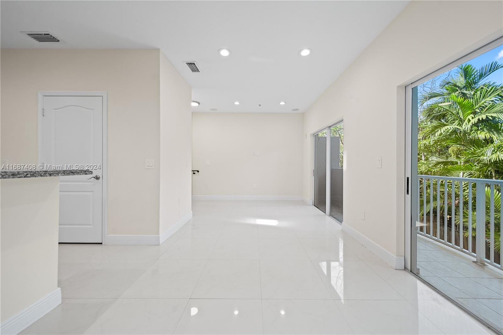 2951 Virginia St # 2957