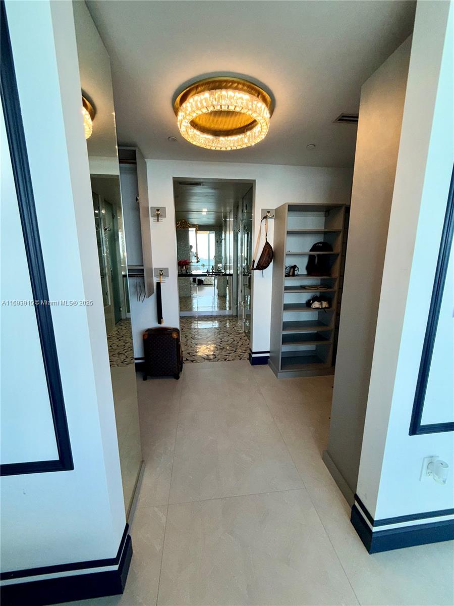 488 NE 18th St # 4015