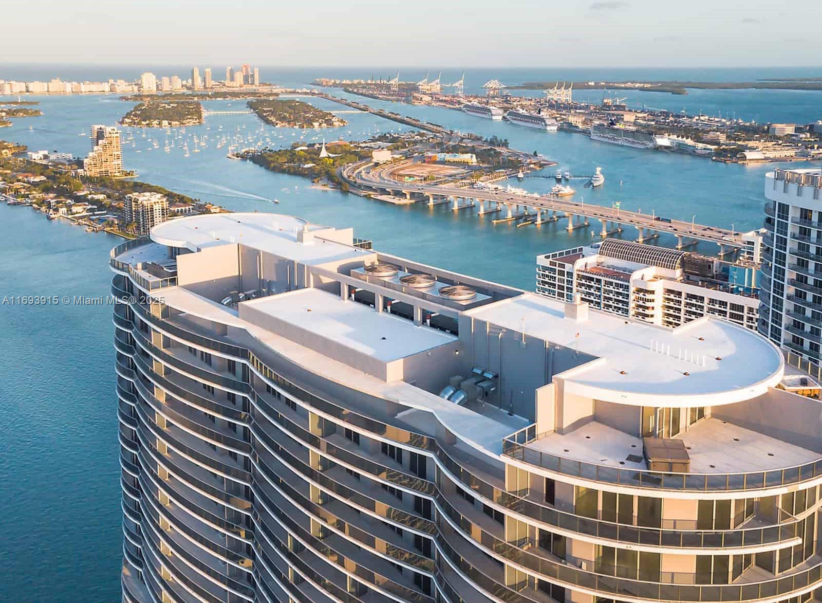 488 NE 18th St # 4015