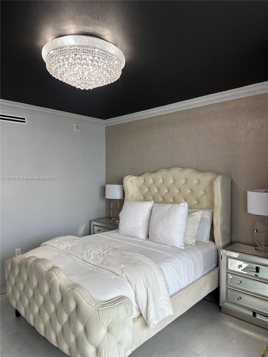 488 NE 18th St # 4015