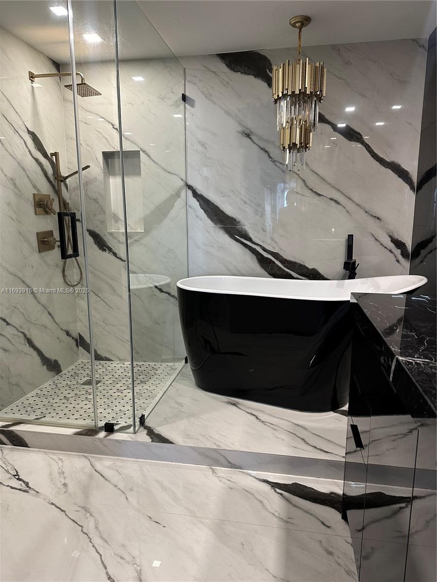 488 NE 18th St # 4015