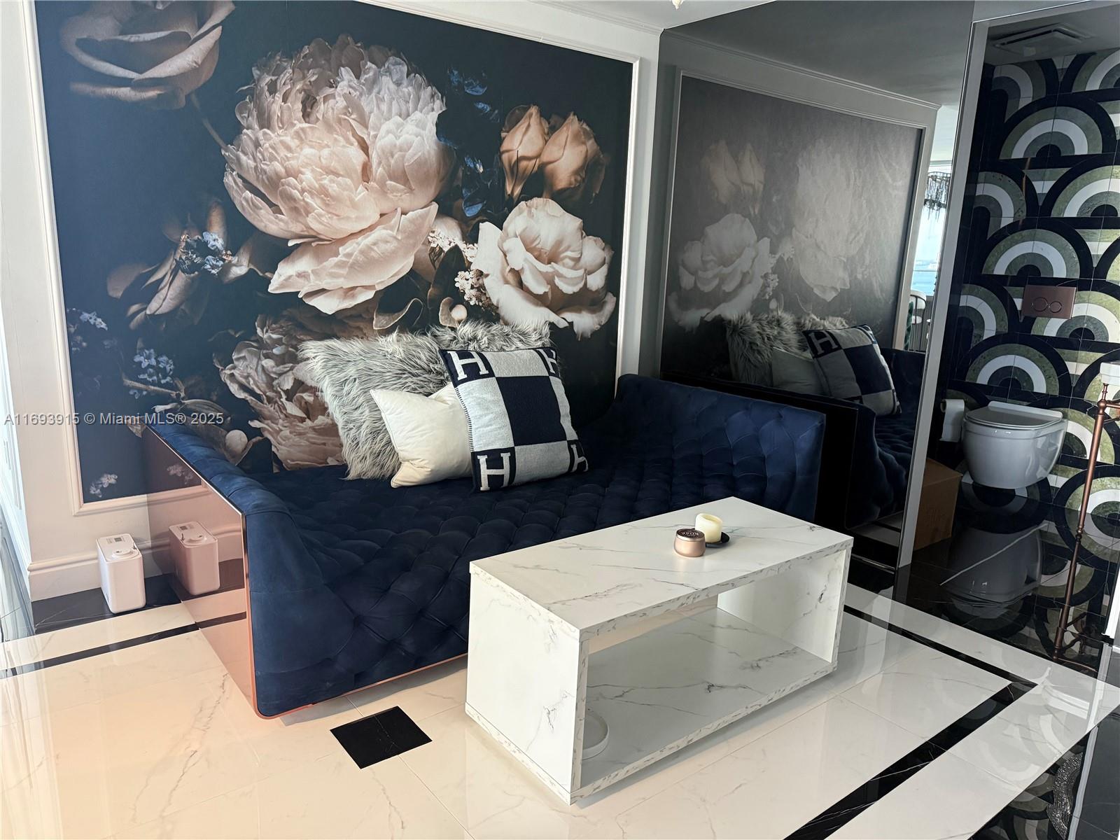 488 NE 18th St # 4015