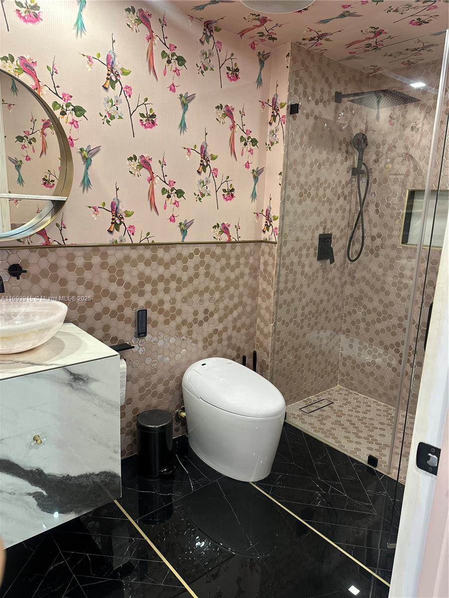 488 NE 18th St # 4015