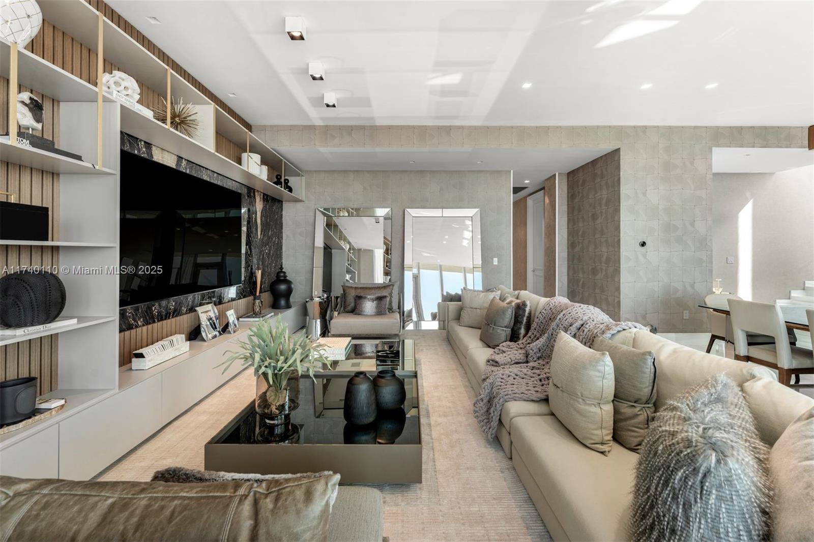 17475 Collins Ave Unit: Sky Villa