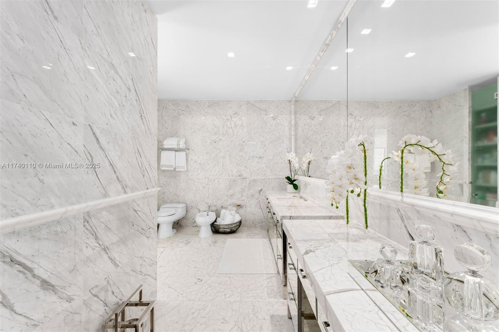 17475 Collins Ave Unit: Sky Villa