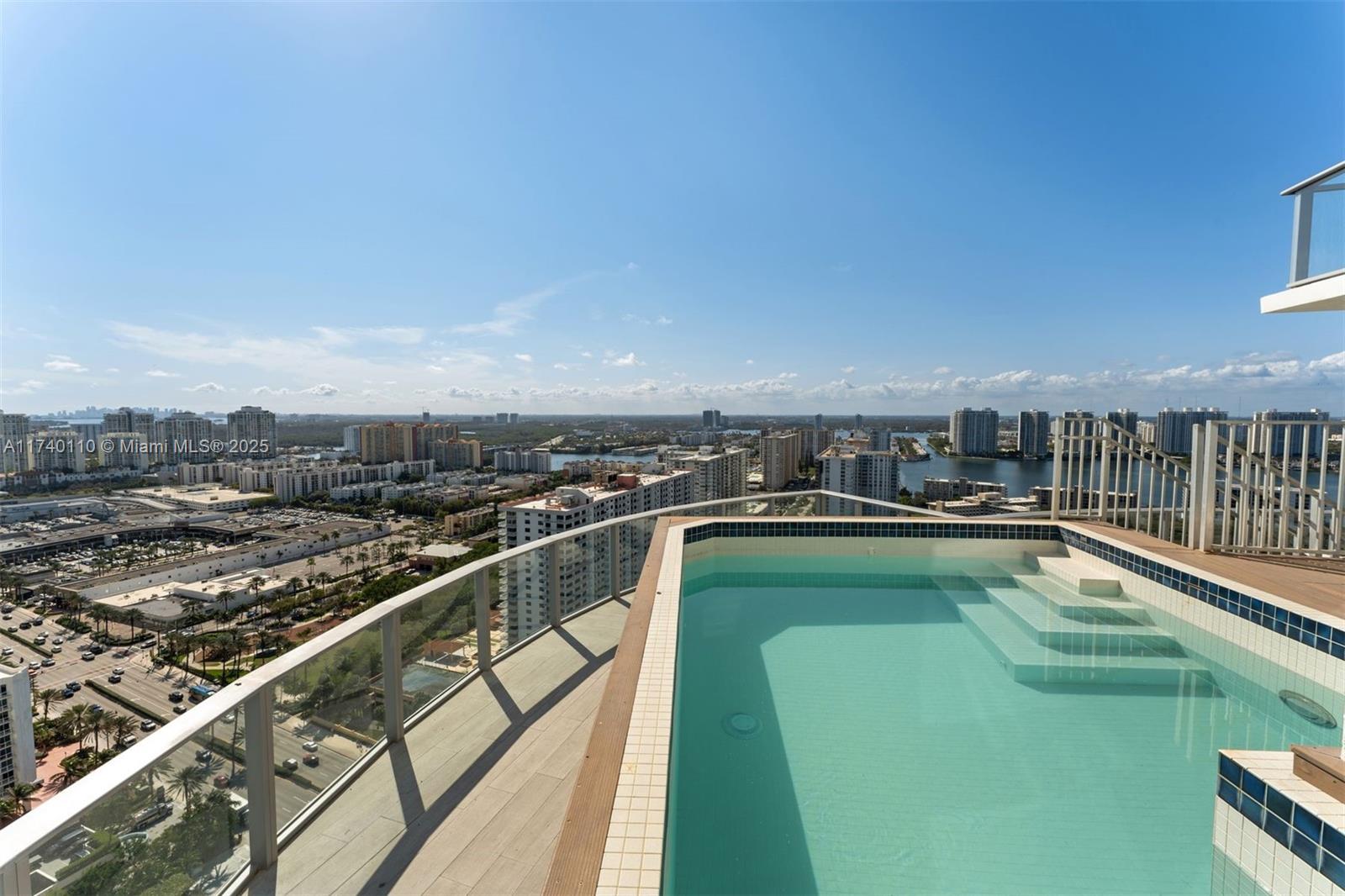17475 Collins Ave Unit: Sky Villa