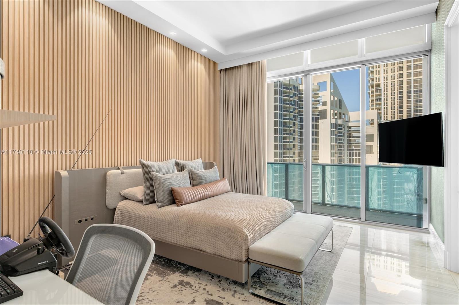 17475 Collins Ave Unit: Sky Villa