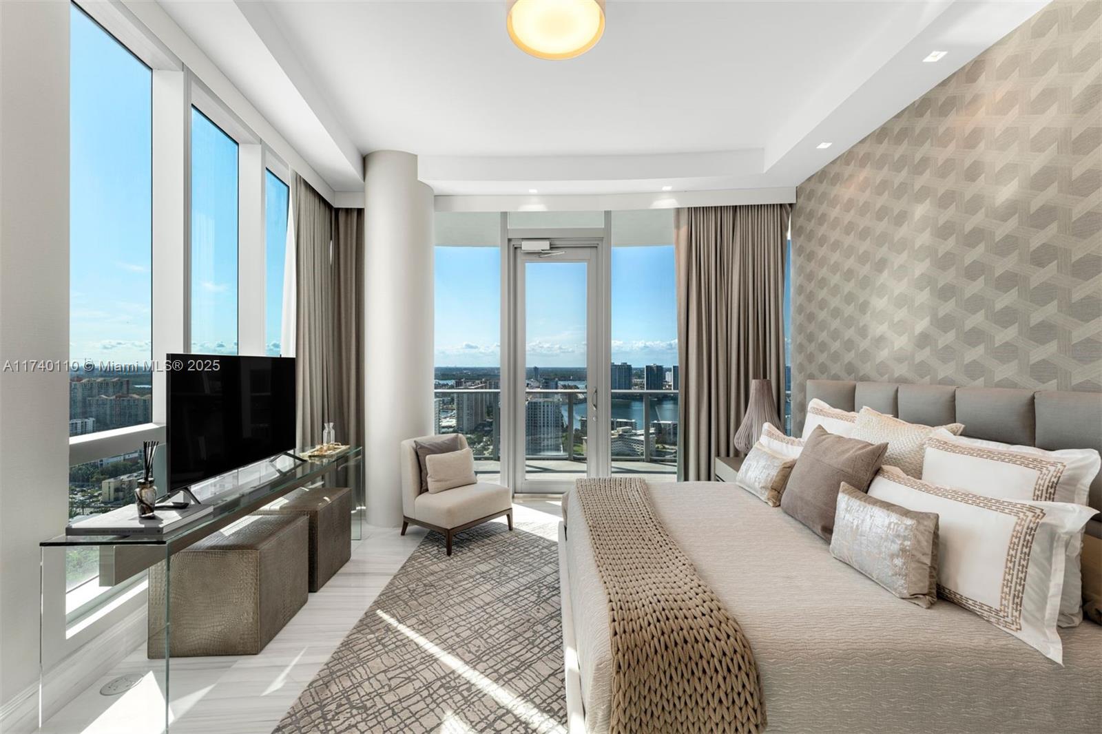 17475 Collins Ave Unit: Sky Villa