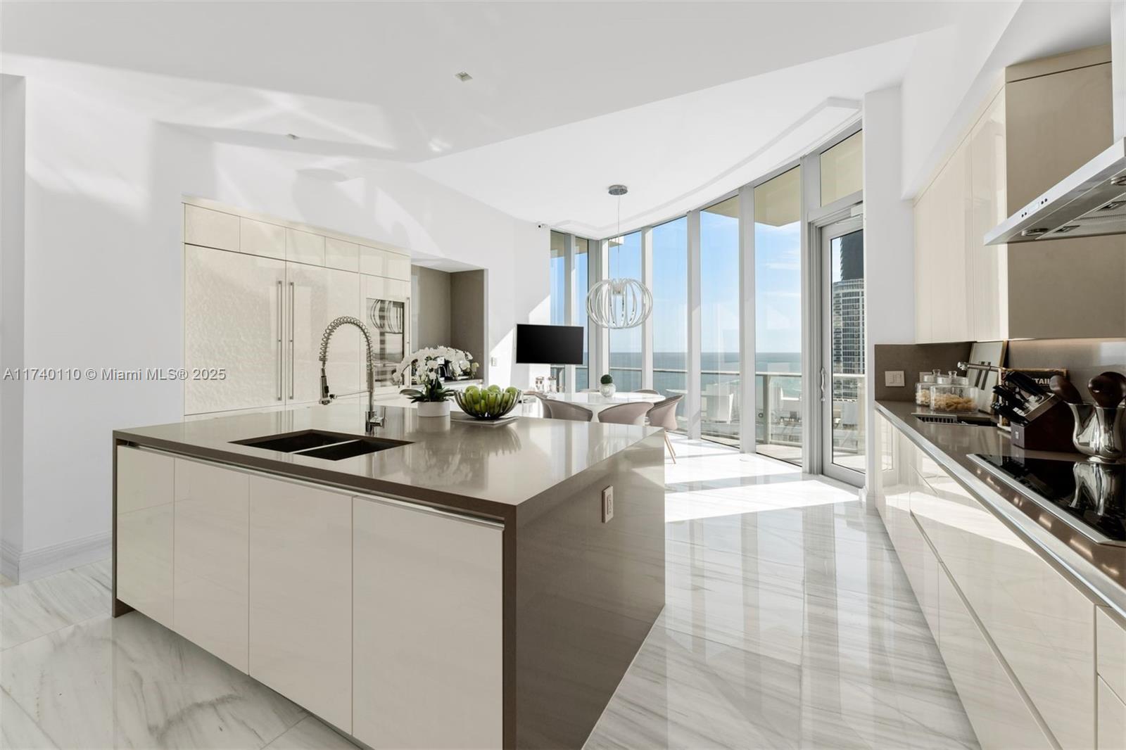 17475 Collins Ave Unit: Sky Villa