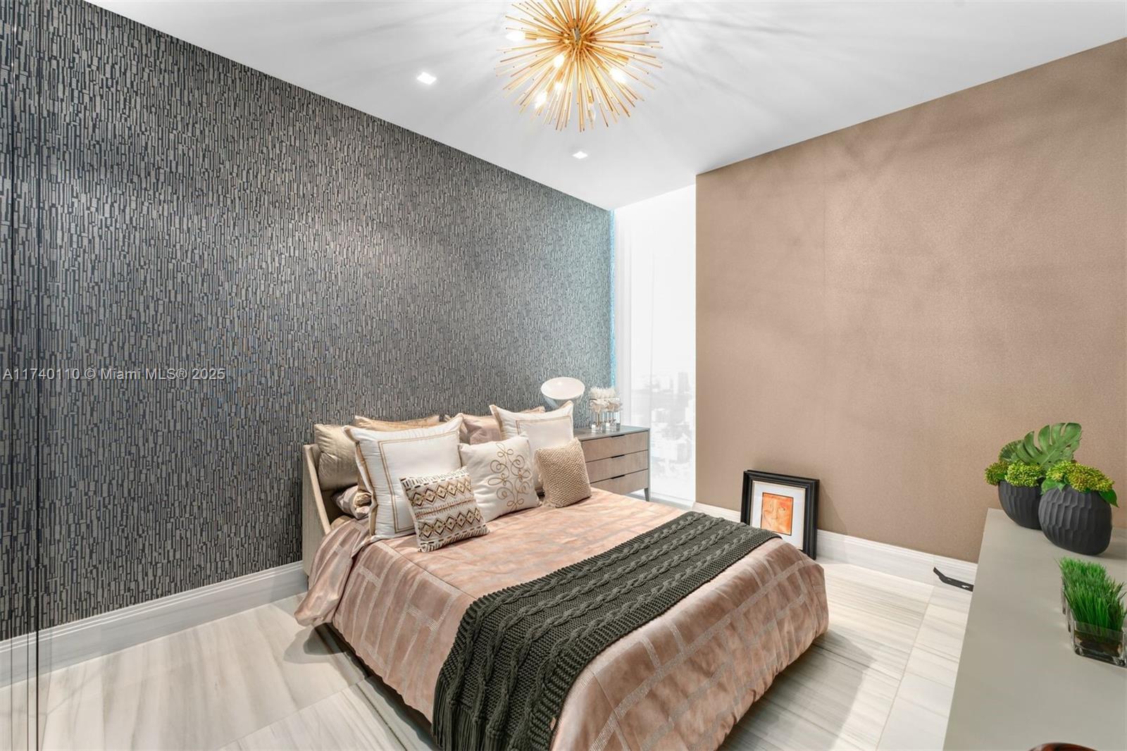 17475 Collins Ave Unit: Sky Villa