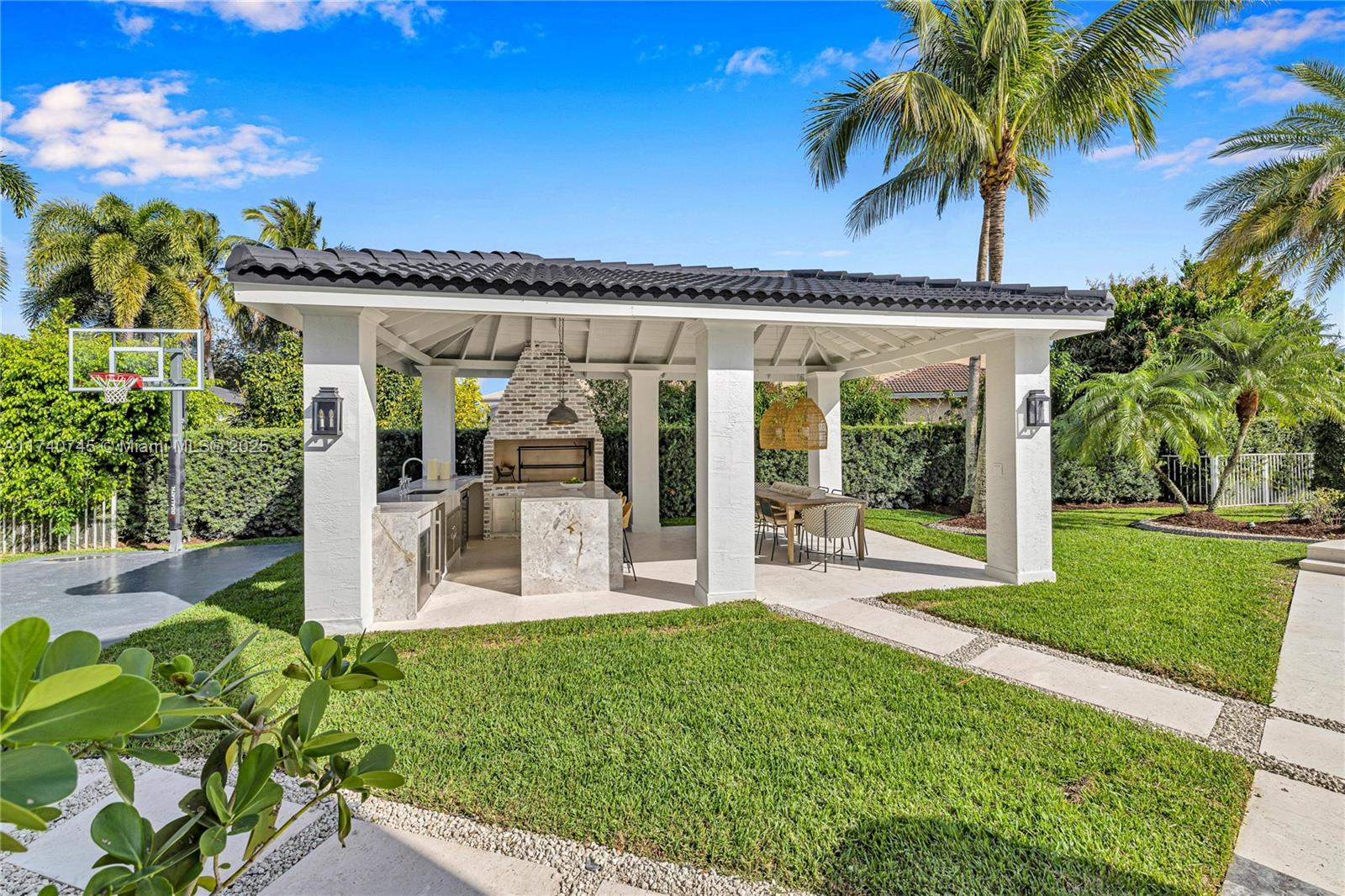 4183 SW 189th Ave