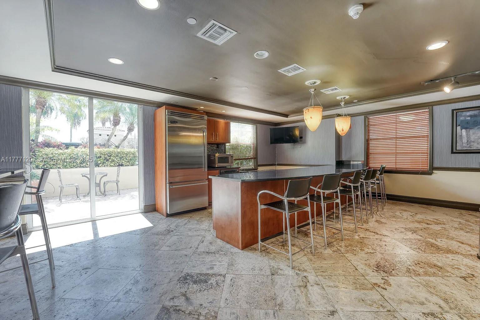 520 SE 5th Ave # 2305