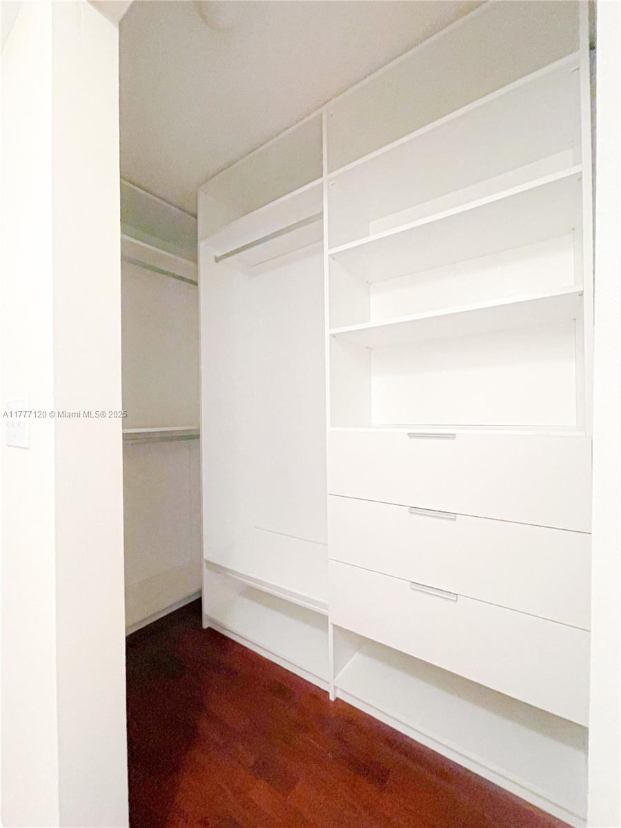 520 SE 5th Ave # 2305