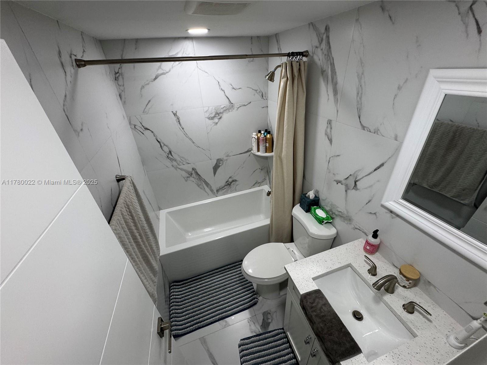 1235 Mariposa Ave # 1