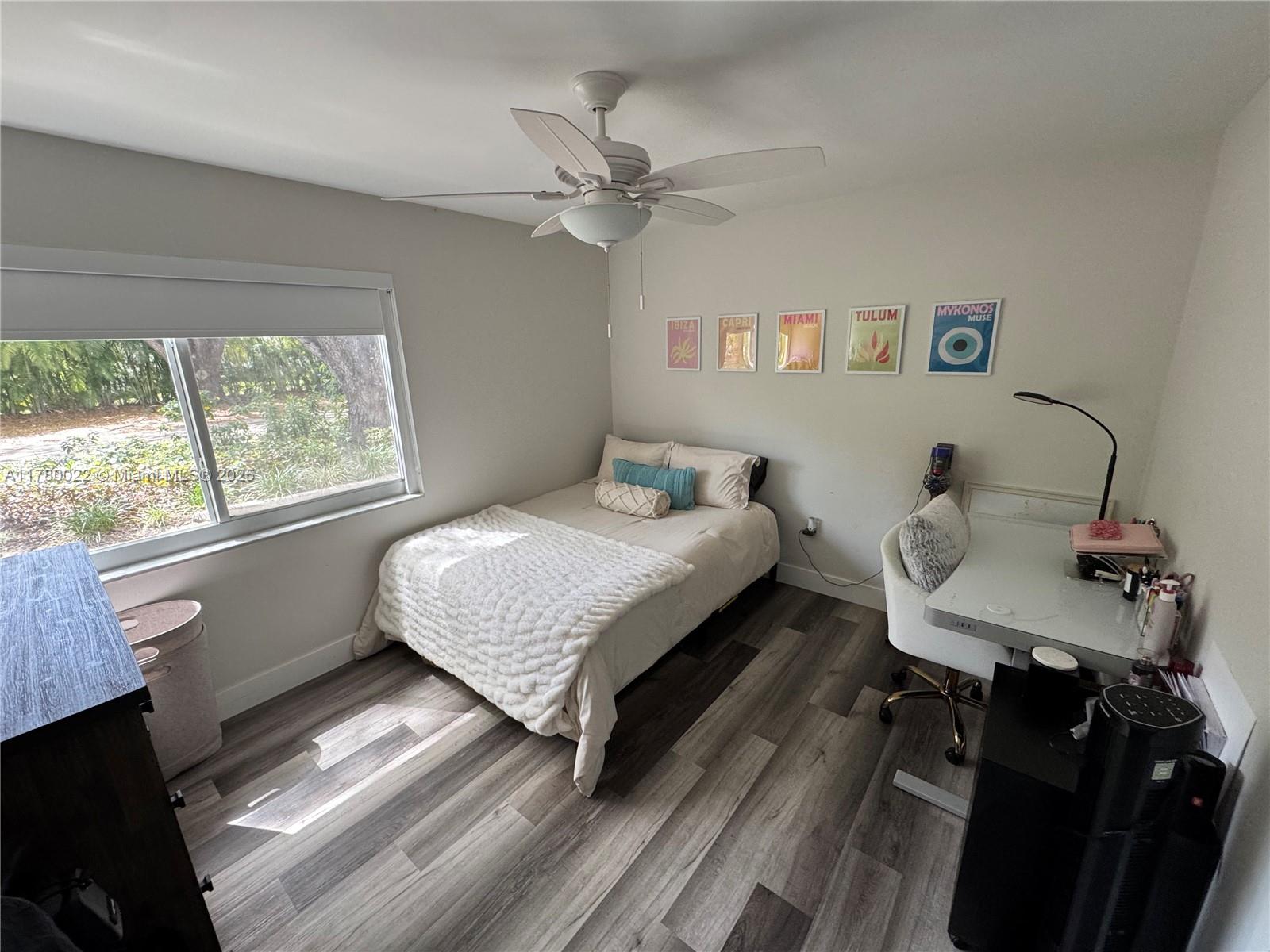 1235 Mariposa Ave # 1