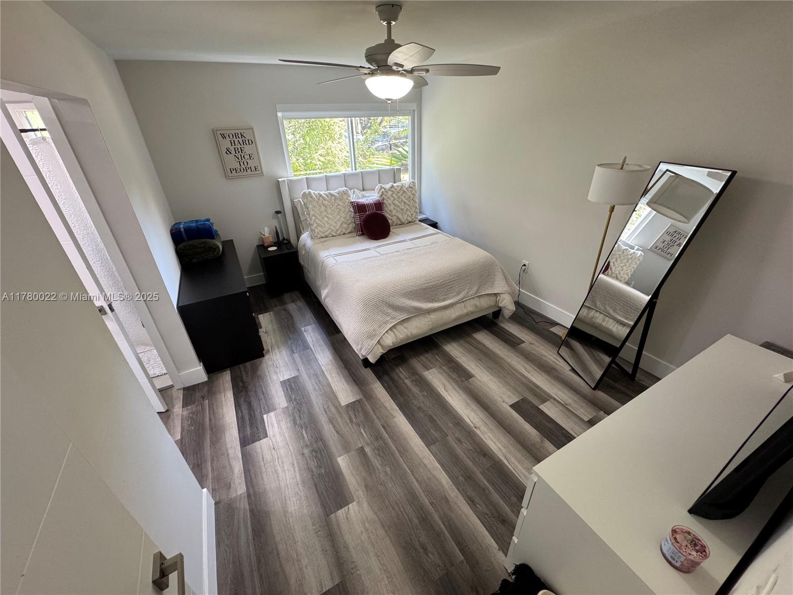 1235 Mariposa Ave # 1