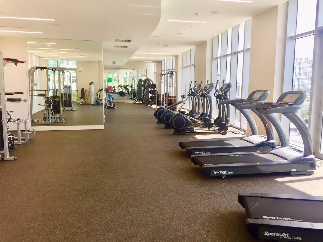 488 NE 18th St # 4909