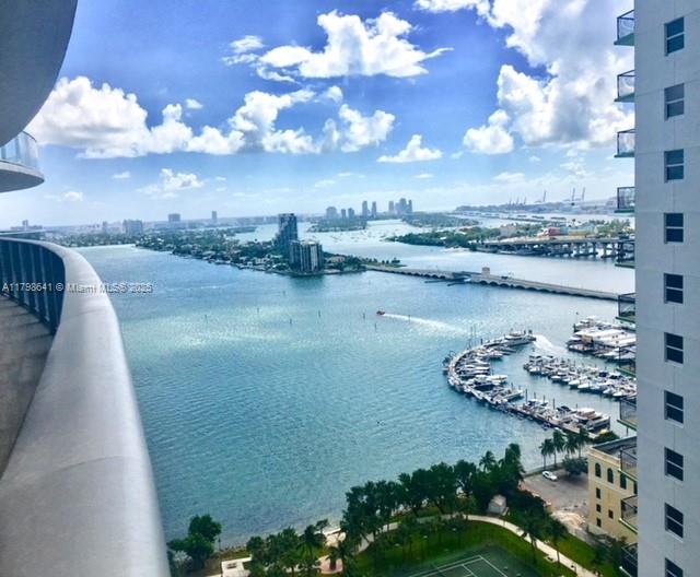 488 NE 18th St # 4909