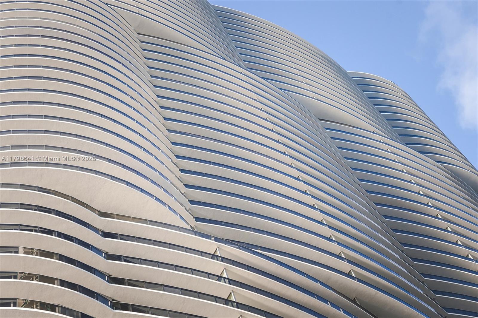 488 NE 18th St # 4909