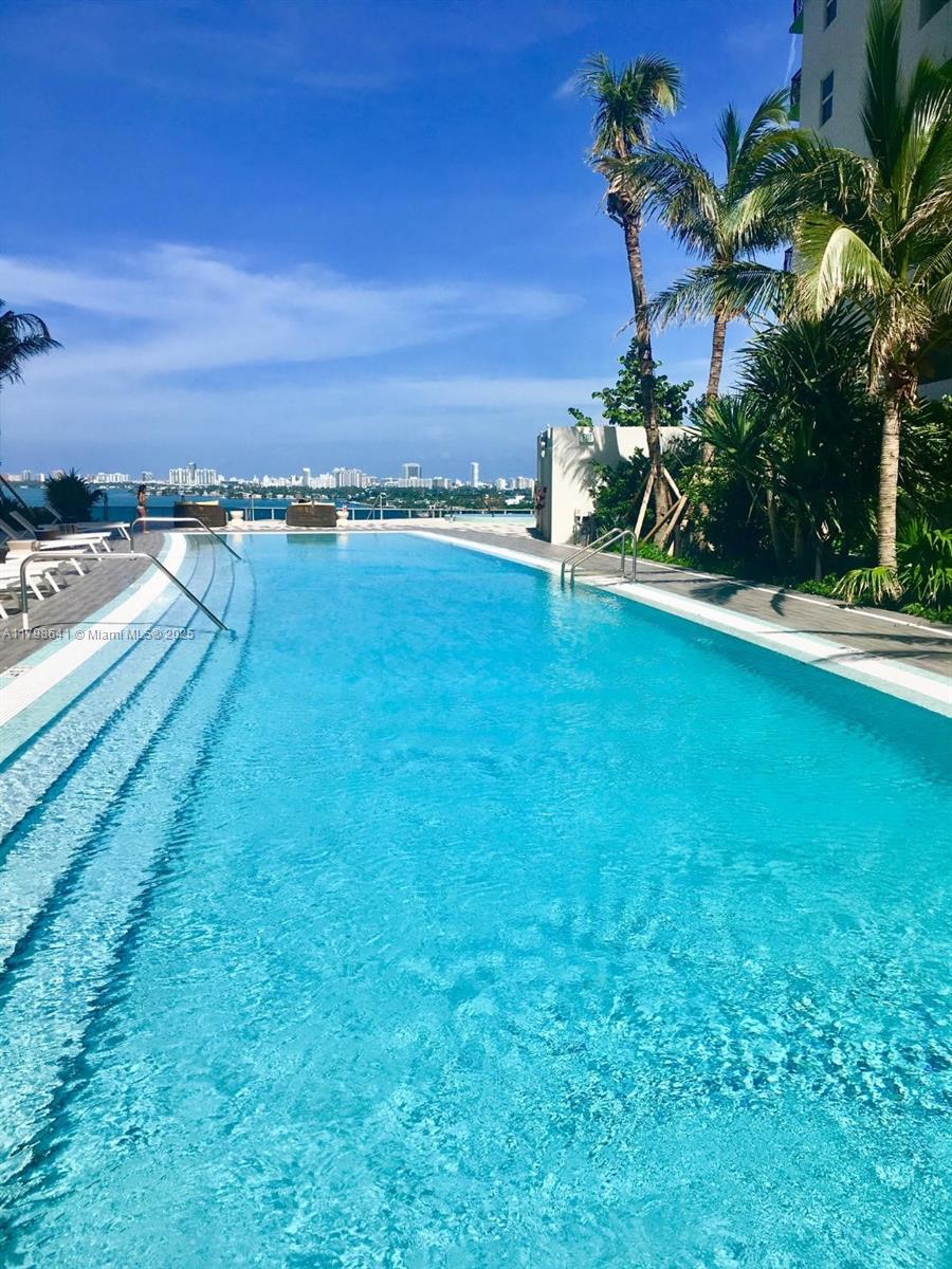 488 NE 18th St # 4909