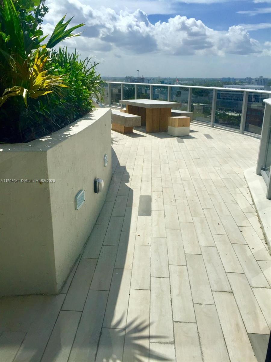 488 NE 18th St # 4909