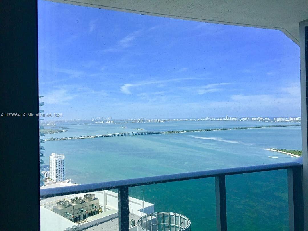 488 NE 18th St # 4909