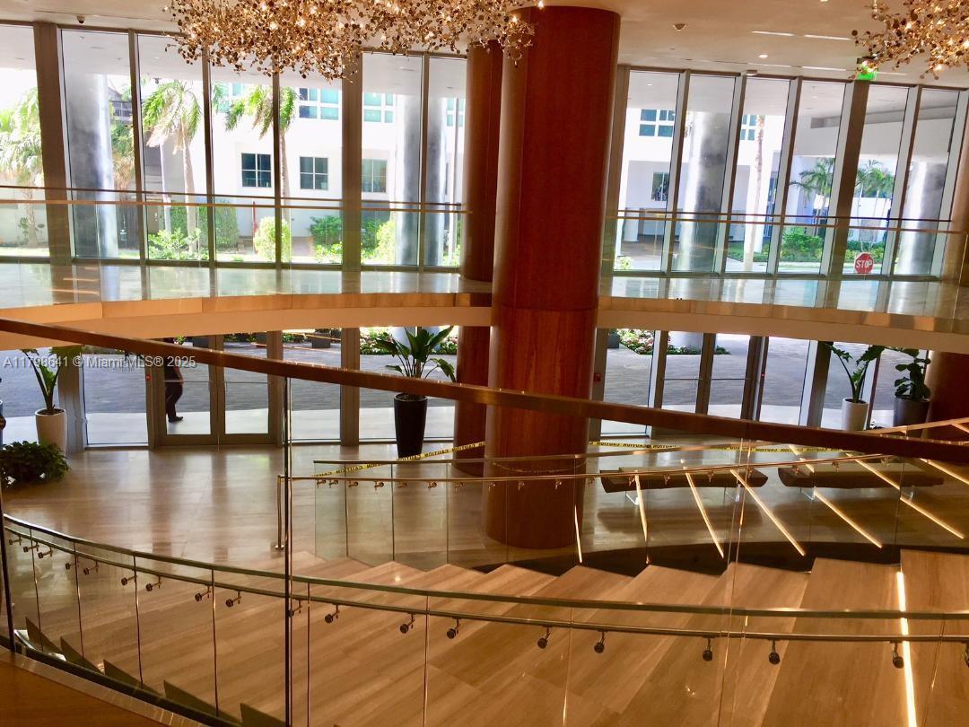 488 NE 18th St # 4909