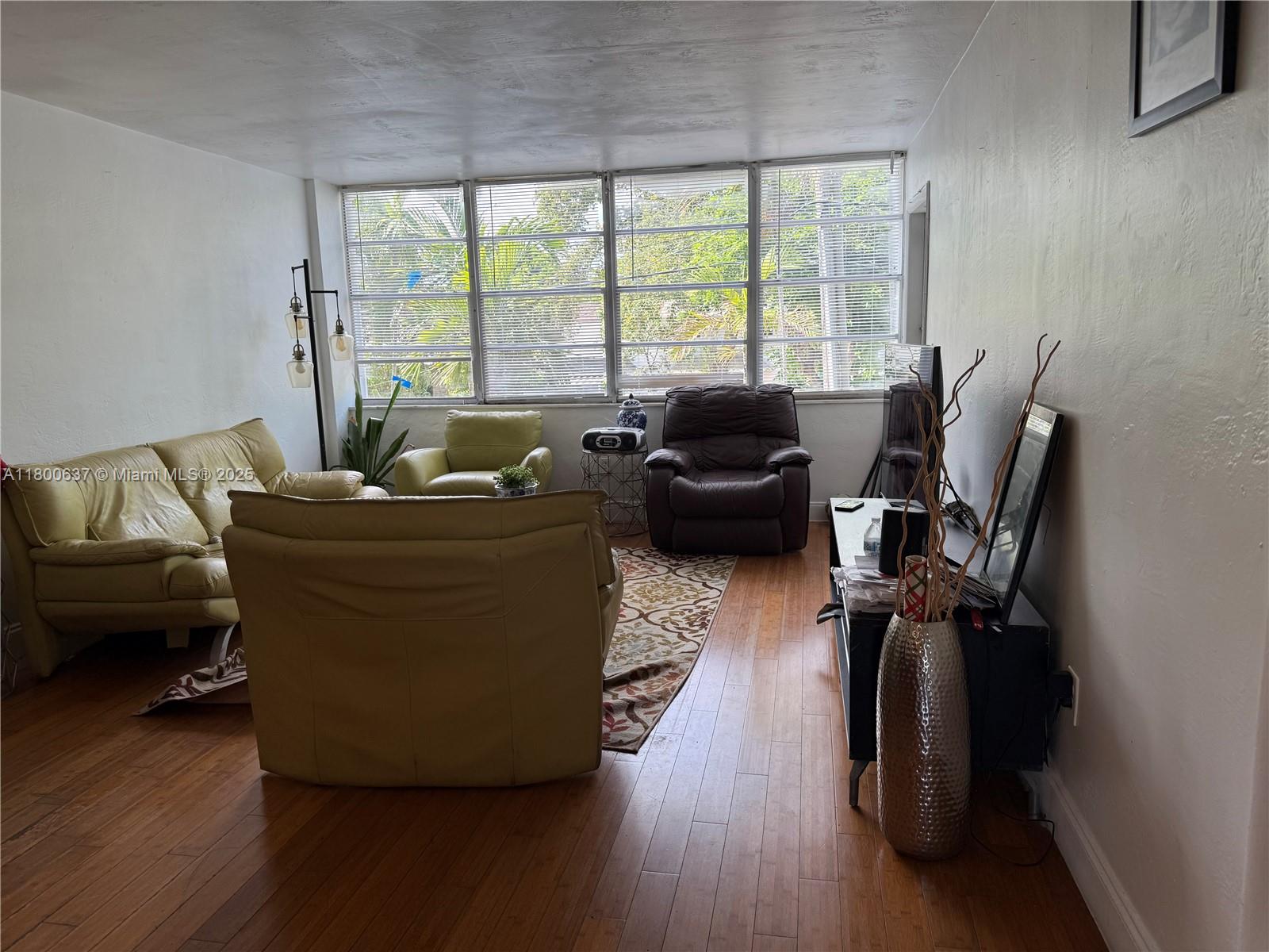 2175 NE 170th St # 202