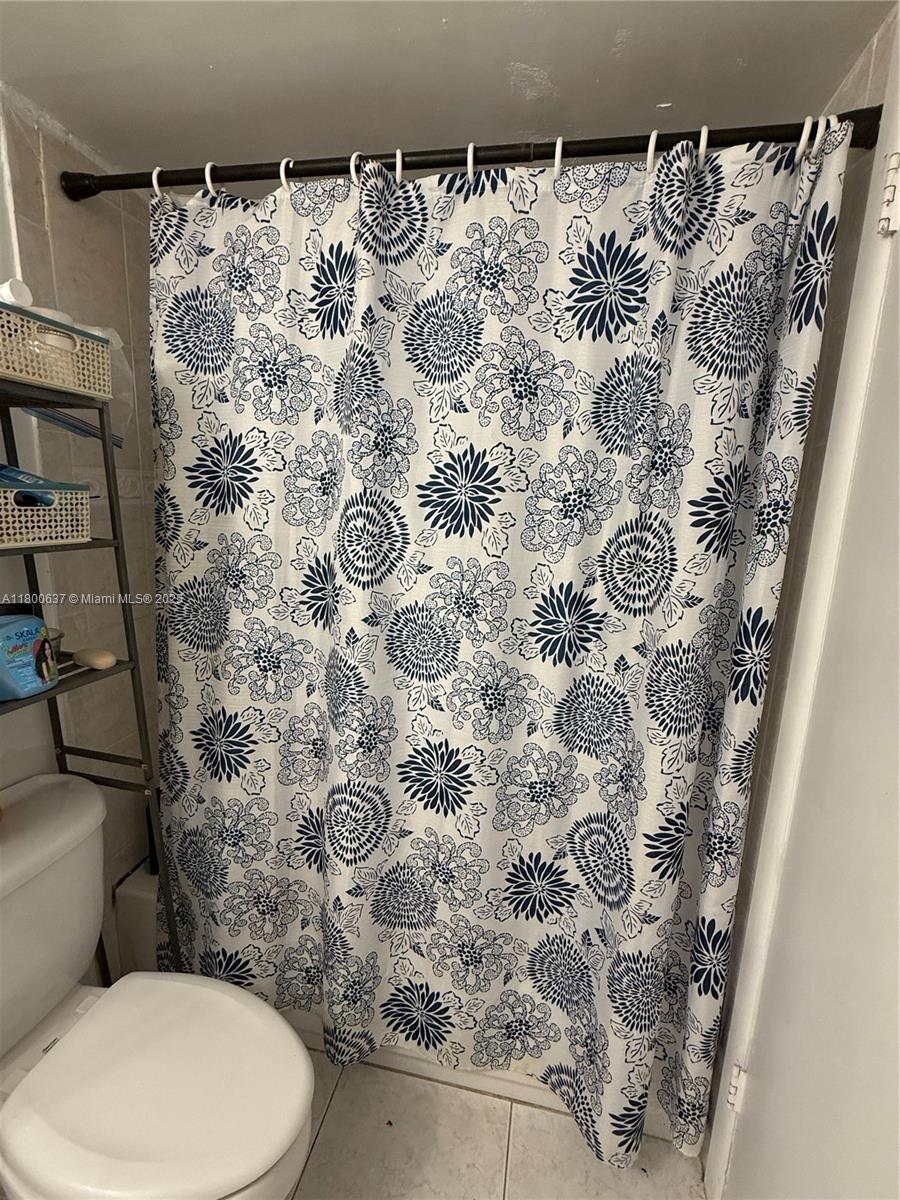 2175 NE 170th St # 202