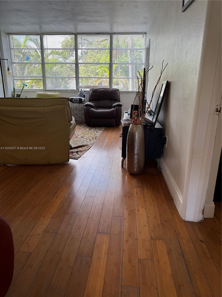 2175 NE 170th St # 202