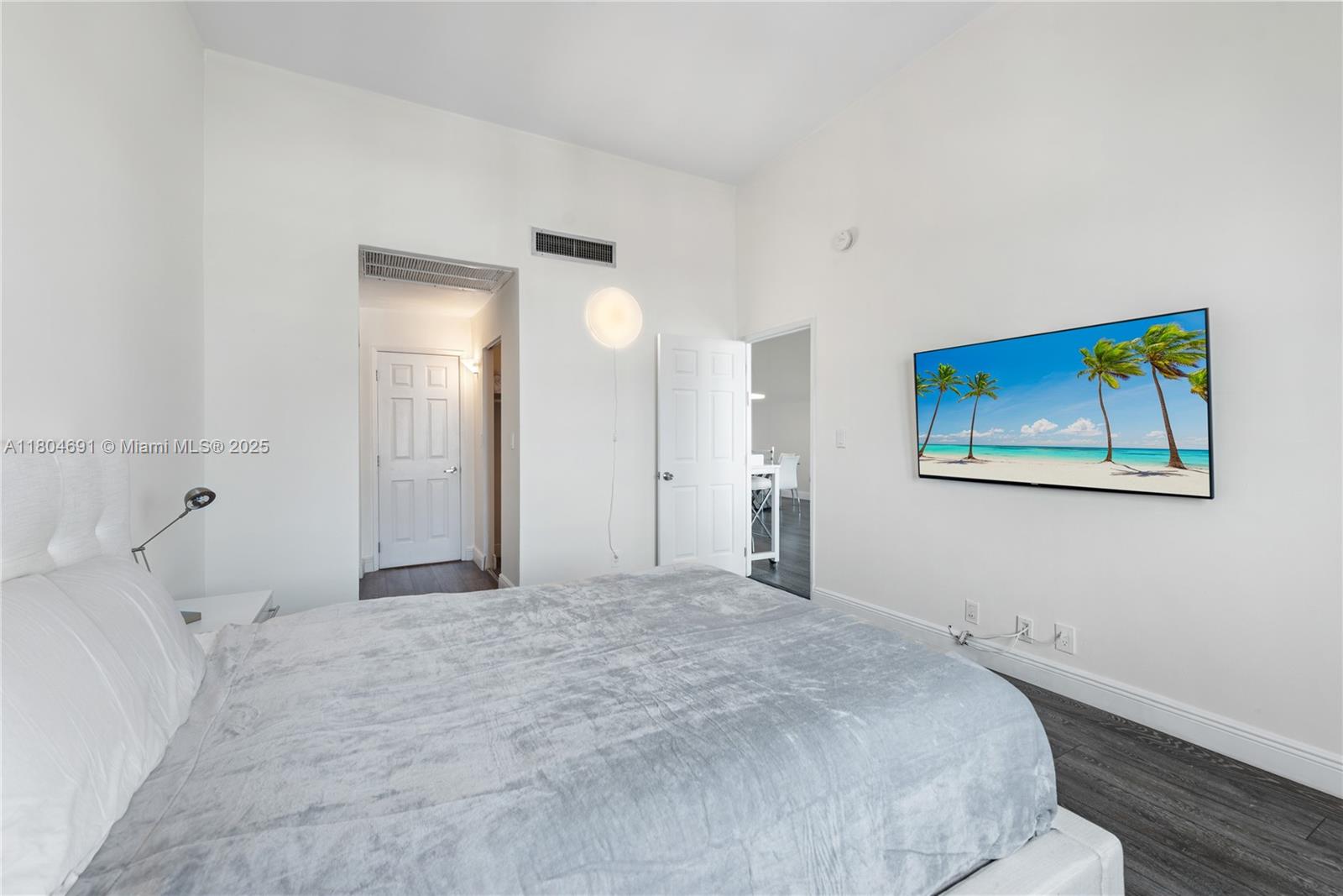6770 Indian Creek Dr Unit: TSA1