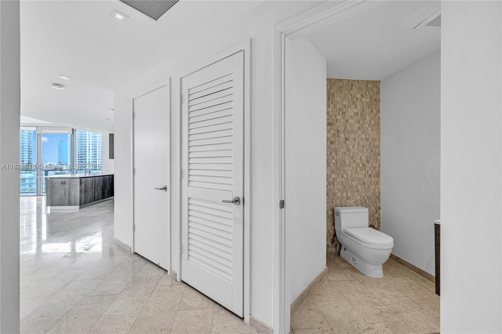 68 SE 6th St # 712