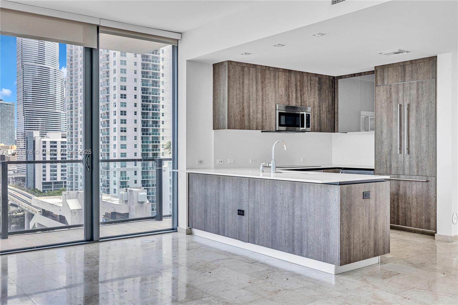68 SE 6th St # 712